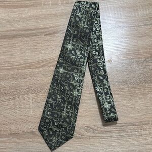 Brand Q Elegant Floral Patterned Tie